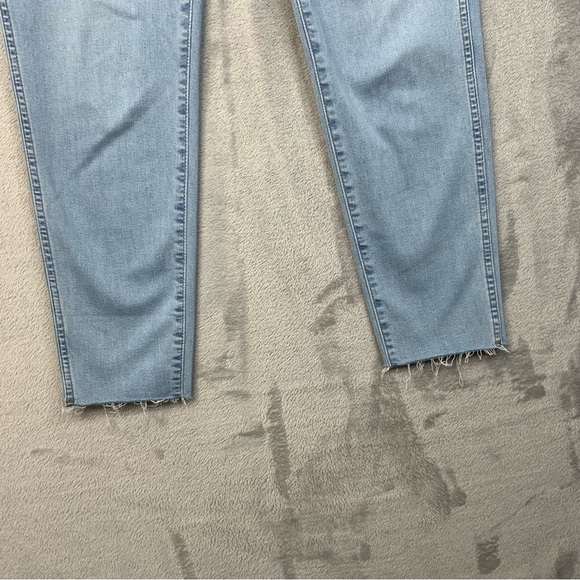 Madewell 10” High-Rise Skinny Crop Raw Hem. Style# NI913. Size 31. Light Wash. - Picture 8 of 11